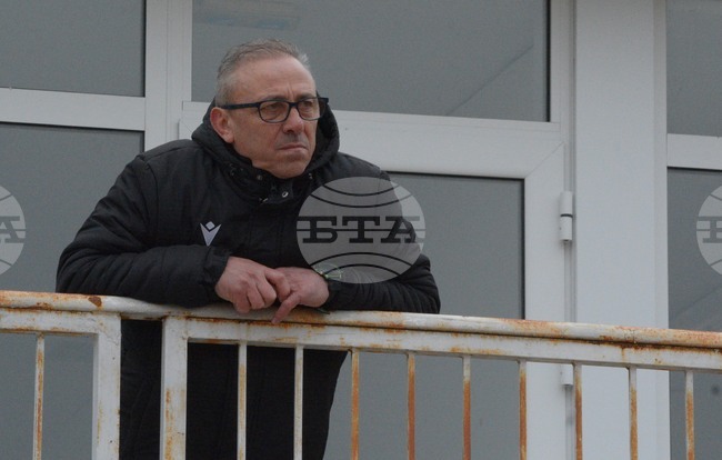 "Неприятното е, че има доста контузени и нямаме много валидни опции на този етап", каза Илиан Илиев