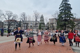 Търговище - благотворително хоро и базар - подкрепа за болно дете