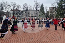 Търговище - благотворително хоро и базар - подкрепа за болно дете