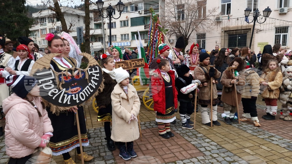 Трън - Зимен празник - маскараден фестивал