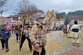 Трън - Зимен празник - маскараден фестивал