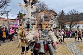 Трън - Зимен празник - маскараден фестивал