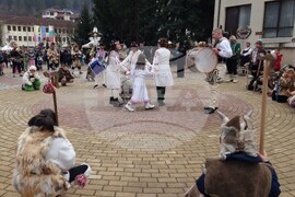Трън - Зимен празник - маскараден фестивал