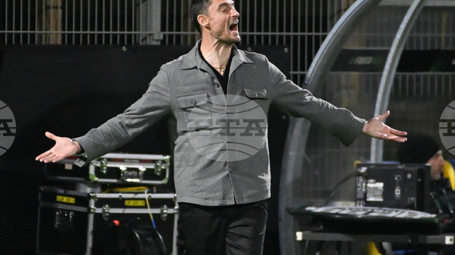 Новият треньор на Айнтрахт Франкфурт Алберт Риера си е поставил за цел да направи по-добри футболистите на отбора