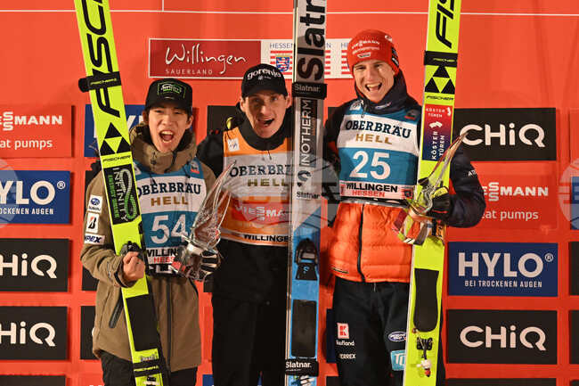 CORRECTION Germany Ski Jumping