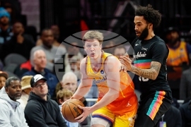 Spurs Hornets Basketball