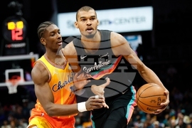 Spurs Hornets Basketball