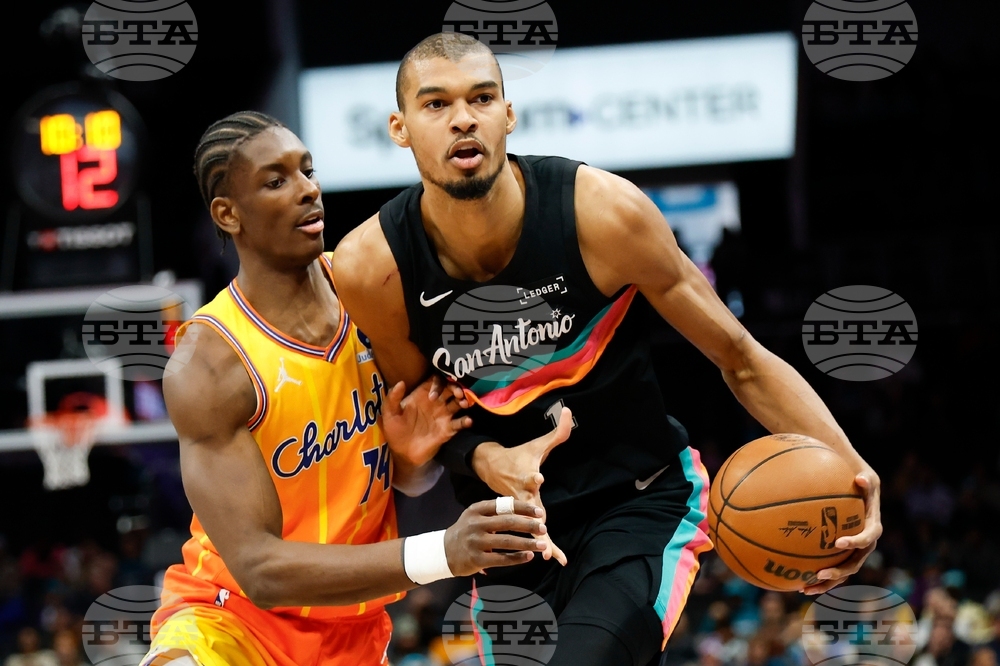 Spurs Hornets Basketball