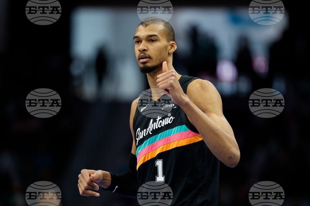 Spurs Hornets Basketball