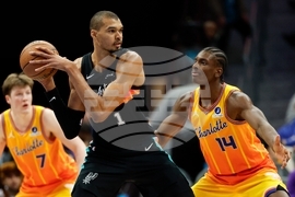 Spurs Hornets Basketball
