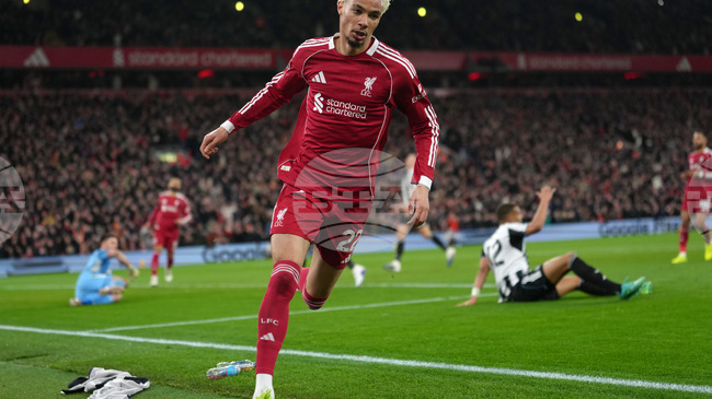 Екитике иска да продължава да вкарва и да спечели трофей с Ливърпул още през тази година 