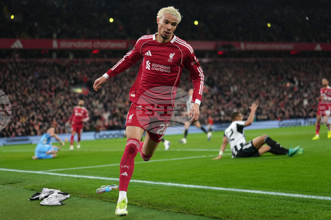 Екитике иска да продължава да вкарва и да спечели трофей с Ливърпул още през тази година 