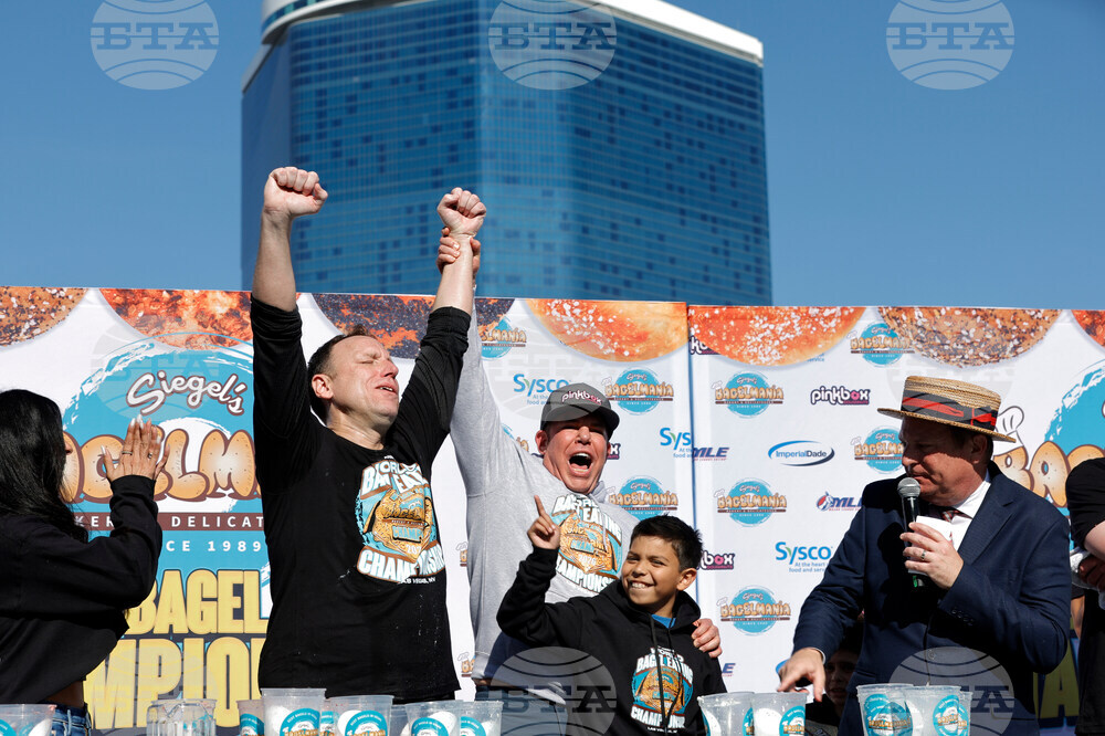 Vegas-Bagel-Eating Contest