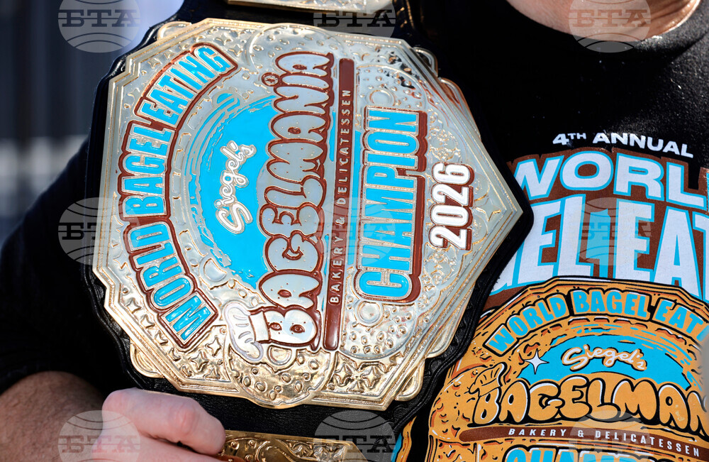 Vegas-Bagel-Eating Contest