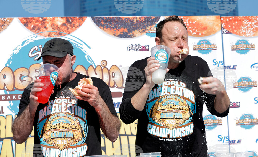 Vegas-Bagel-Eating Contest