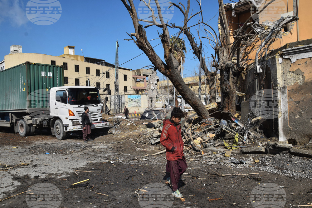 Близо 20 души бяха убити при серия атаки на въоръжени групировки в Северозападен Пакистан