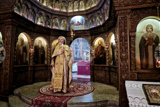 Търговище - храм „Св. Йоан Рилски“ - неделна служба и проповед