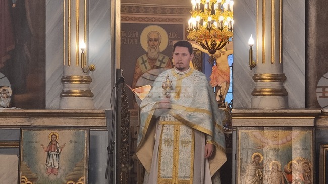 Да не се молим фарисейски, такова моление няма никаква стойност пред Бога, каза плевенският свещеник отец Иван