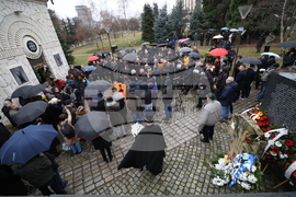 Мемориал на жертвите на комунистическия режим - поднасяне на венци