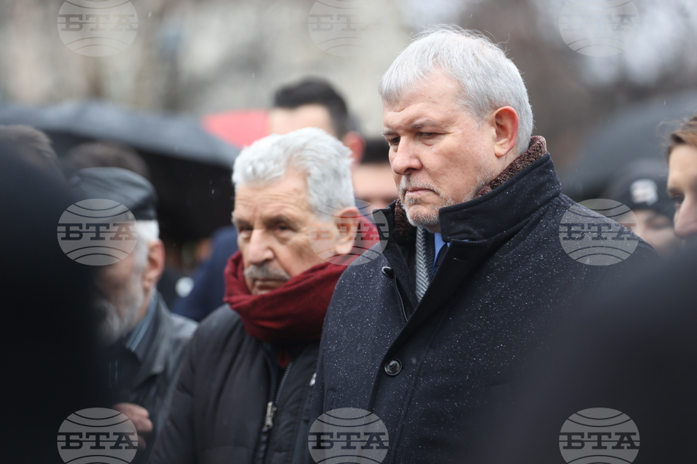 Мемориал на жертвите на комунистическия режим - поднасяне на венци