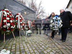 Мемориал на жертвите на комунистическия режим - поднасяне на венци