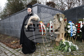 Мемориал на жертвите на комунистическия режим - поднасяне на венци