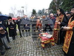 Мемориал на жертвите на комунистическия режим - поднасяне на венци