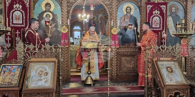 Отец Красимир говори пред миряните в Шумен за подготовката към Великия пост и припомни притчата за митаря и фарисея