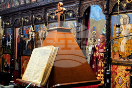 Сливен - света литургия  - храм „Св. Димитър“