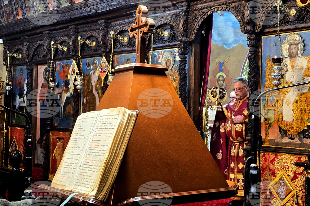 Сливен - света литургия  - храм „Св. Димитър“