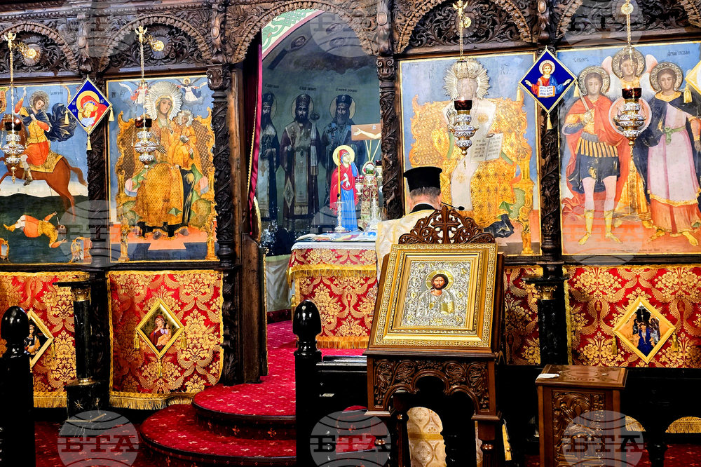 Сливен - света литургия  - храм „Св. Димитър“