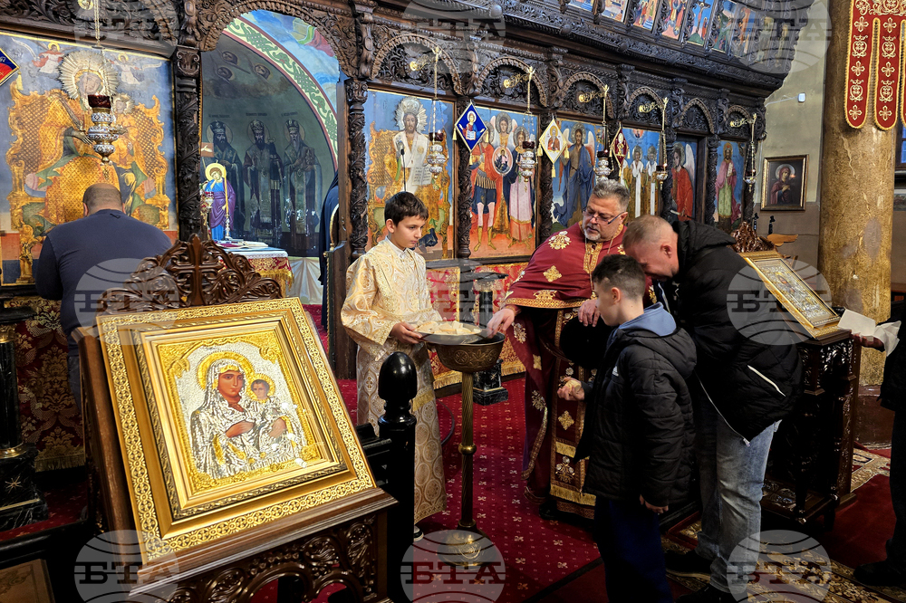 Сливен - света литургия  - храм „Св. Димитър“