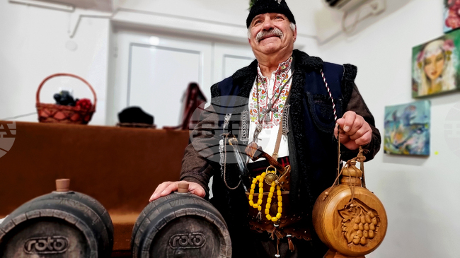 Тънкостите в направата на червеното и бялото вино са различни, казва дългогодишният лозар и винопроизводител от Ямбол Енчо Кенаров