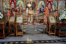 Шумен - църква „Св. Три Светители“ - неделна служба