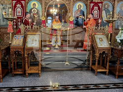 Шумен - църква „Св. Три Светители“ - неделна служба