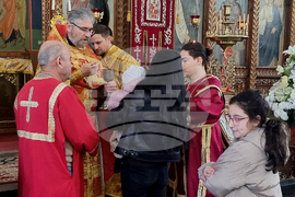 Шумен - църква „Св. Три Светители“ - неделна служба