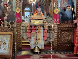 Шумен - църква „Св. Три Светители“ - неделна служба