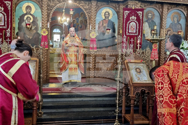 Шумен - църква „Св. Три Светители“ - неделна служба