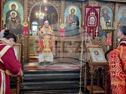 Шумен - църква „Св. Три Светители“ - неделна служба