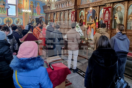 Шумен - църква „Св. Три Светители“ - неделна служба