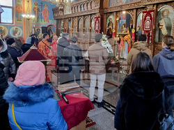 Шумен - църква „Св. Три Светители“ - неделна служба