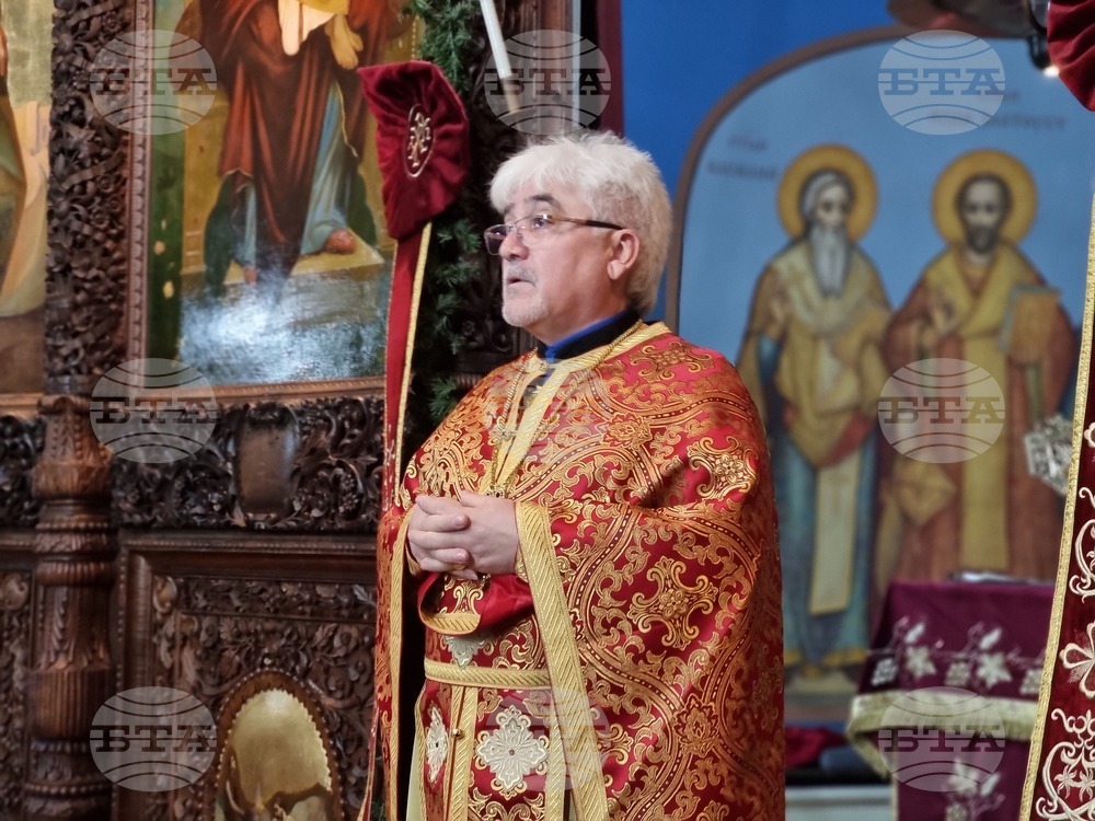 Към смирение, покаяние, искрена вяра и благодарност към Бога призова отец Стоян от ямболския храм „Св. вмчк Георги Победоносец“