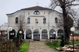 Ямбол - неделна литургия - храм - „Св. вмчк Георги Победоносец“