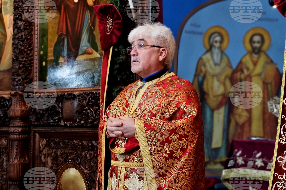 Ямбол - неделна литургия - храм - „Св. вмчк Георги Победоносец“