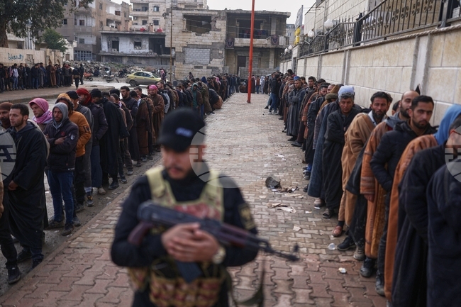 Сирийският президент обсъди с кюрдския лидер в Ирак Барзани прилагането на примирието с кюрдските сили 