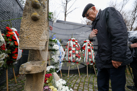 Мемориал на жертвите на комунистическия режим - поднасяне на венци
