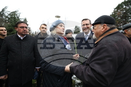 Мемориал на жертвите на комунистическия режим - поднасяне на венци