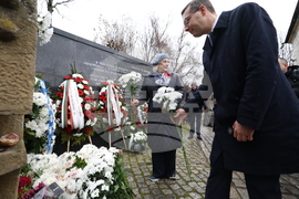 Мемориал на жертвите на комунистическия режим - поднасяне на венци