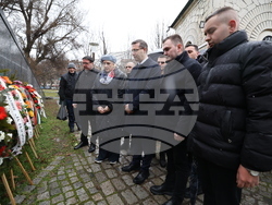 Мемориал на жертвите на комунистическия режим - поднасяне на венци