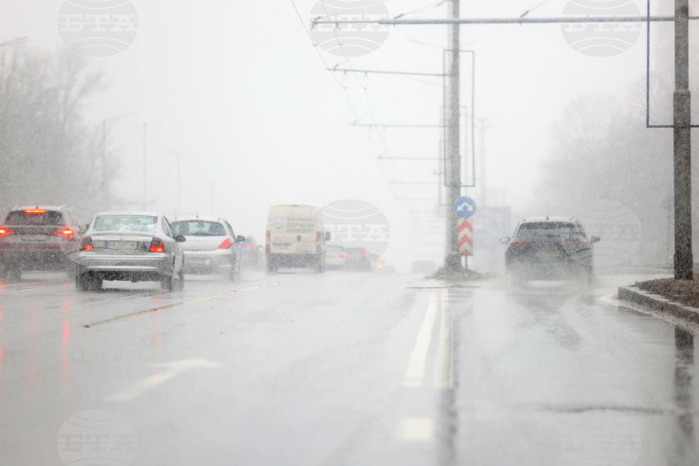 Столица - снеговалеж - пътища